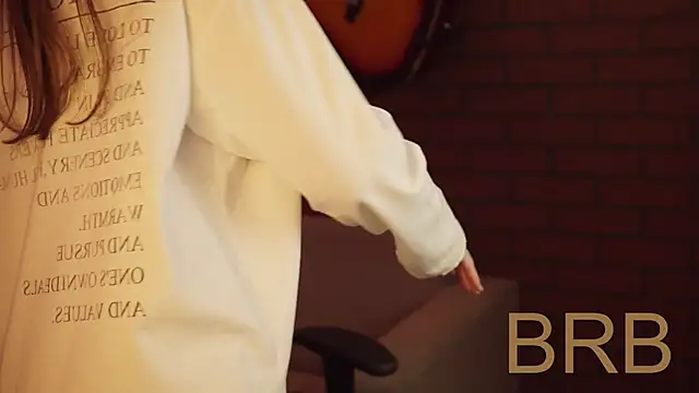 EllieCutes online show from 02.20.25