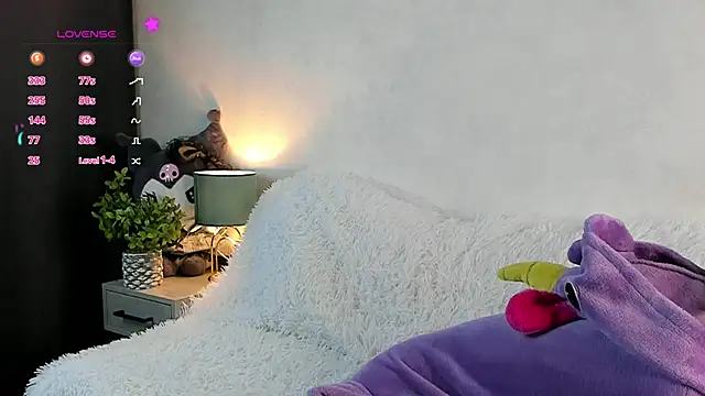 MeghanElson online show from 02.04.25