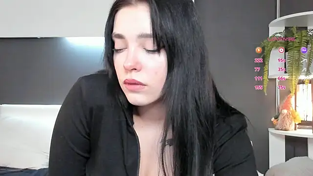 Snapshot of WildaBendell chatting on 01.24.25 WildaBendell online show from 01.24.25