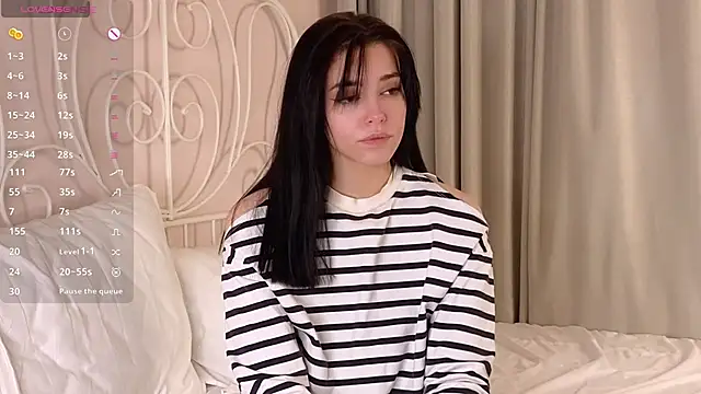 Snapshot of WildaBendell chatting on 02.23.25 WildaBendell online show from 02.23.25