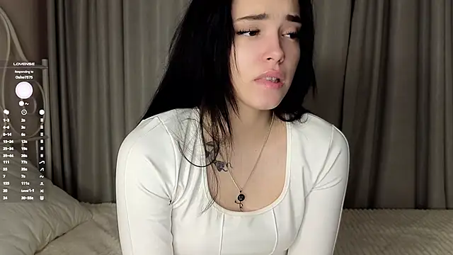 Snapshot of WildaBendell chatting on 03.22.25 WildaBendell online show from 03.22.25