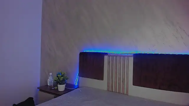 AliyaWade  online show from 10.25.25