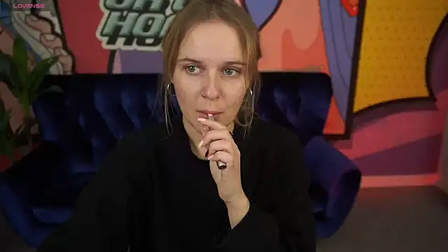 MaribelRiverr  online show from 10.25.25