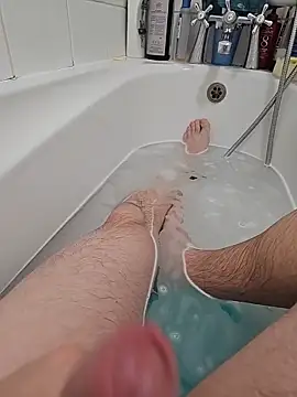 Snapshot of Big_And_ThickUK chatting on 10.18.25 Big And ThickUK online show from 10.18.25