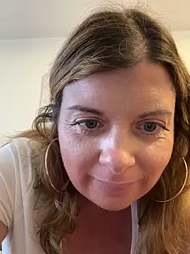 Lombada online show from 12.05.25