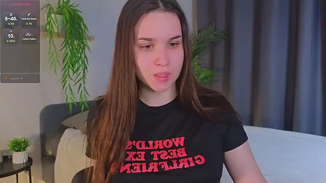 Roxie Mils online show from 12.13.24