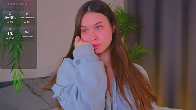 Roxie Mils online show from 01.22.25