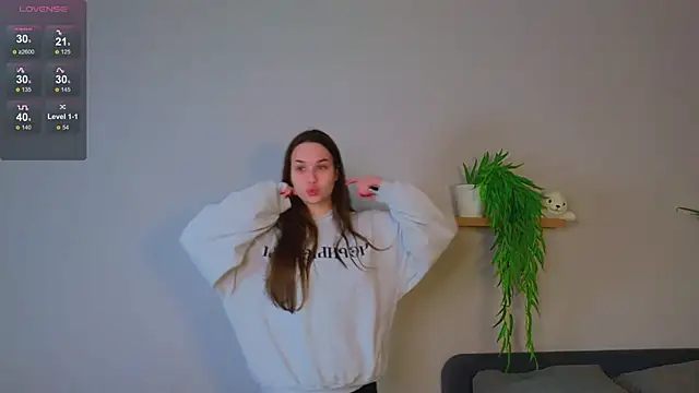 Roxie Mils online show from 01.26.25