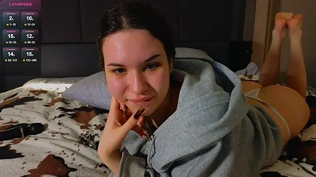 Roxie Mils online show from 03.14.25