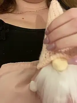 Snapshot of EvaRush chatting on 12.13.24 EvaRush online show from 12.13.24