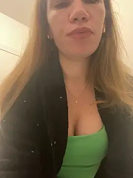 Snapshot of EvaRush chatting on 01.20.25 EvaRush online show from 01.20.25