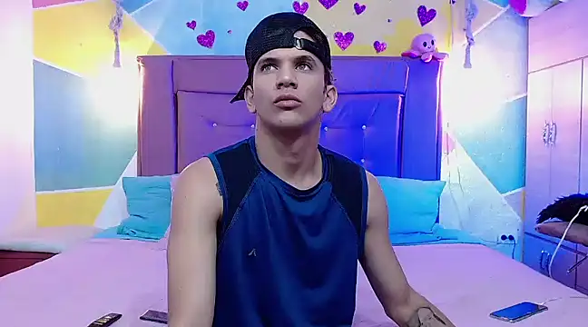 Snapshot of tylor_boy chatting on 03.19.25 tylor boy online show from 03.19.25