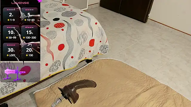 Snapshot of naireth_curves chatting on 11.21.25 naireth curves online show from 11.21.25