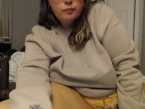 LauLauPAWG online show from 11.04.25