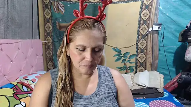 mom son dirty online show from 12.22.25