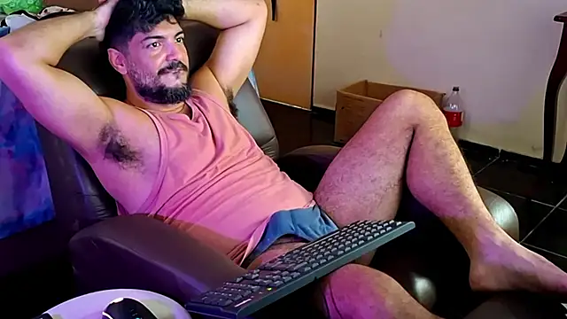 Snapshot of LUH133 chatting on 02.05.26 LUH133 online show from 02.05.26