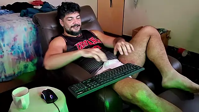 Snapshot of LUH133 chatting on 02.08.26 LUH133 online show from 02.08.26