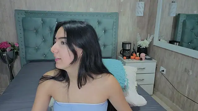 Snapshot of Marcelaa_fox chatting on 05.25.26 Marcelaa fox online show from 05.25.26