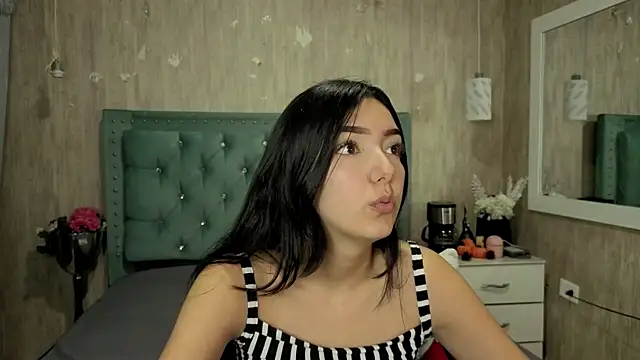 Snapshot of Marcelaa_fox chatting on 05.28.26 Marcelaa fox online show from 05.28.26