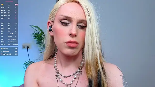  yourFoxy  online show from 12.13.24