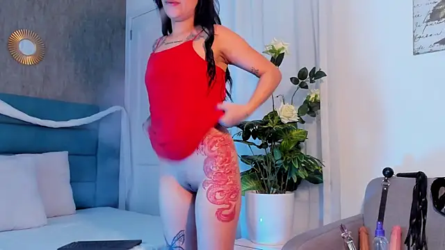 Snapshot of DakottaHill chatting on 02.19.25 DakottaHill online show from 02.19.25