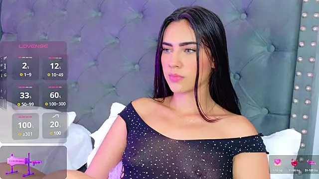 Snapshot of IsaValencia chatting on 02.23.25 IsaValencia online show from 02.23.25