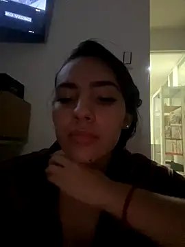 Snapshot of IsaValencia chatting on 09.25.25 IsaValencia online show from 09.25.25