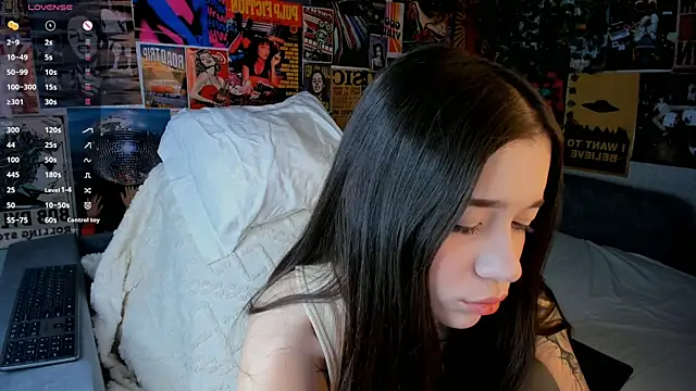 Butterflys1268 online show from 03.19.25