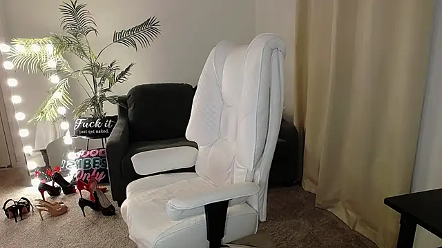 YourMarthaMayer online show from 01.28.25