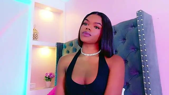 Snapshot of CamiEstrada chatting on 02.04.26 CamiEstrada online show from 02.04.26