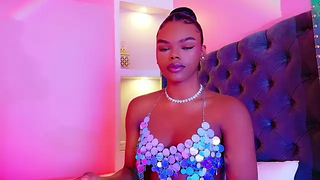 Snapshot of CamiEstrada chatting on 02.11.26 CamiEstrada online show from 02.11.26