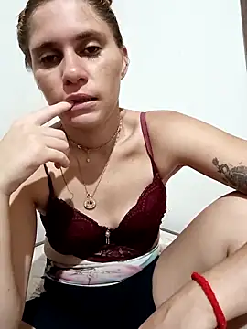 Snapshot of Scarlett-Leh chatting on 12.22.24 Scarlett-Leh online show from 12.22.24