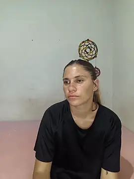 Snapshot of Scarlett-Leh chatting on 10.03.25 Scarlett-Leh online show from 10.03.25