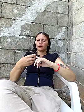 Snapshot of Scarlett-Leh chatting on 11.17.25 Scarlett-Leh online show from 11.17.25