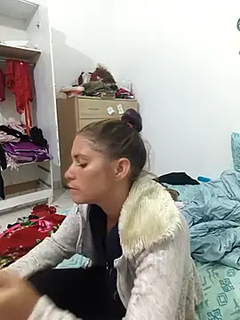 Snapshot of Scarlett-Leh chatting on 11.23.25 Scarlett-Leh online show from 11.23.25