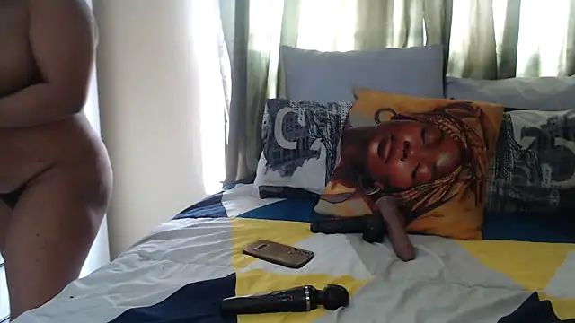 Snapshot of Foxybrownxx1 chatting on 10.30.25 Foxybrownxx1 online show from 10.30.25