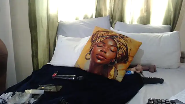 Snapshot of Foxybrownxx1 chatting on 11.04.25 Foxybrownxx1 online show from 11.04.25