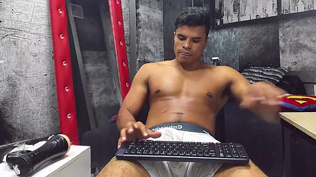 Snapshot of Derek_Lustfordx chatting on 01.28.25 Derek Lustfordx online show from 01.28.25