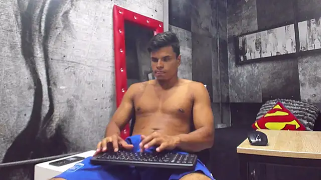 Snapshot of Derek_Lustfordx chatting on 02.07.25 Derek Lustfordx online show from 02.07.25
