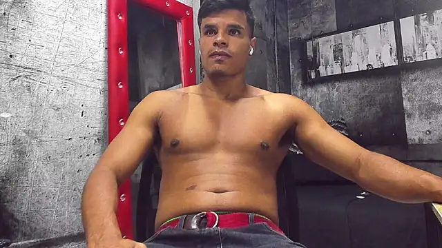 Snapshot of Derek_Lustfordx chatting on 02.26.25 Derek Lustfordx online show from 02.26.25