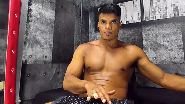 Snapshot of Derek_Lustfordx chatting on 03.13.25 Derek Lustfordx online show from 03.13.25