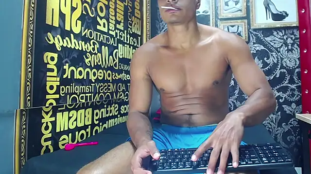 Snapshot of Derek_Lustfordx chatting on 09.10.25 Derek Lustfordx online show from 09.10.25