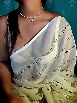 Snapshot of QueenOfHeart_07 chatting on 11.07.25 QueenOfHeart 07 online show from 11.07.25