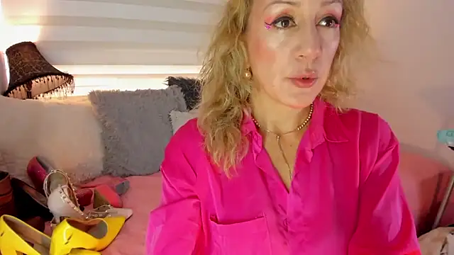 Snapshot of Sammykatt chatting on 02.26.25 Sammykatt online show from 02.26.25