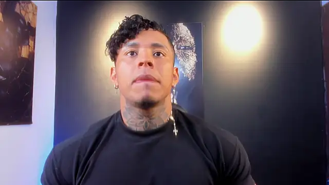 Snapshot of bradley_smith chatting on 11.23.25 bradley smith online show from 11.23.25