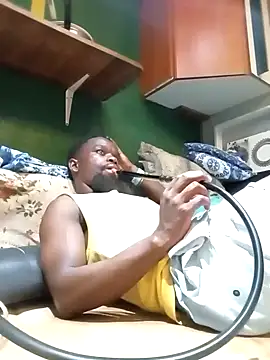 Snapshot of Chocolate_factory_man chatting on 12.11.24 Chocolate factory man online show from 12.11.24