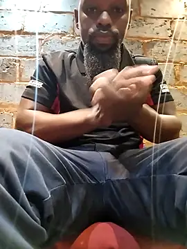 Snapshot of Chocolate_factory_man chatting on 10.17.25 Chocolate factory man online show from 10.17.25