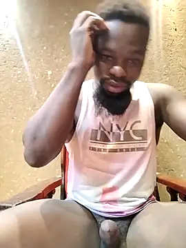 Snapshot of Chocolate_factory_man chatting on 12.18.25 Chocolate factory man online show from 12.18.25