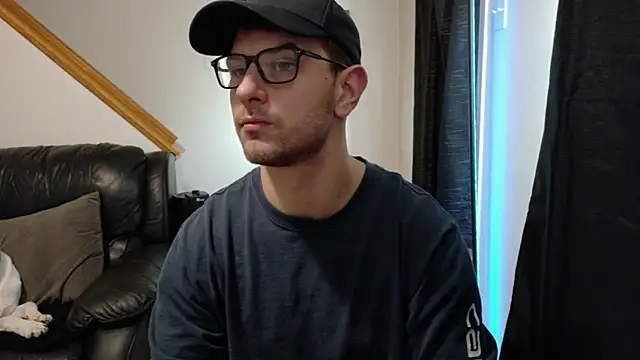 Snapshot of Thekodyy chatting on 12.20.25 Thekodyy online show from 12.20.25