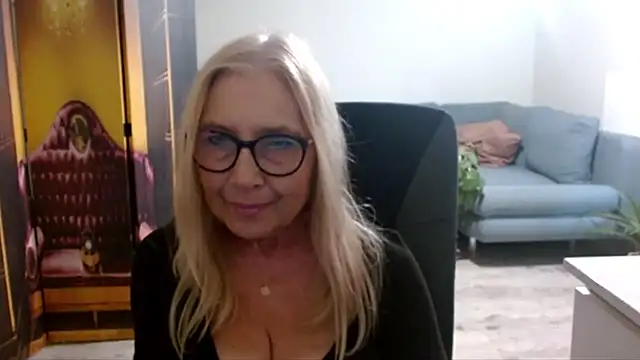 sofia xkiss online show from 11.04.25